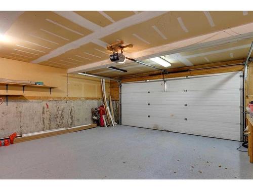 175 Bedwood Bay Ne, Calgary, AB - Indoor Photo Showing Garage