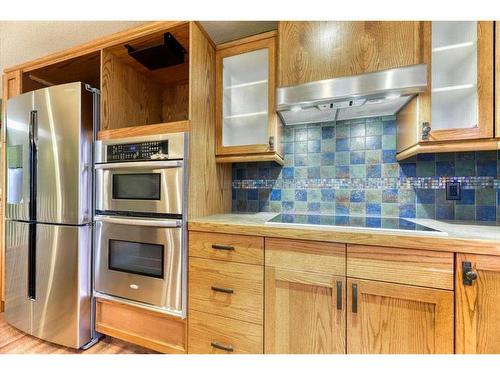 12 Park Road, Strathmore, AB - Indoor Photo Showing Kitchen With Stainless Steel Kitchen