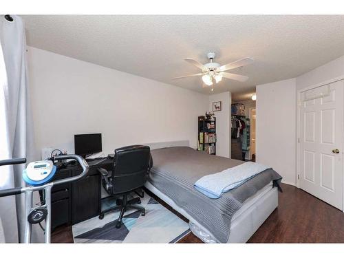 313-260 Shawville Way Se, Calgary, AB - Indoor Photo Showing Bedroom