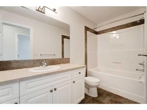 174 Clydesdale Way, Cochrane, AB - Indoor Photo Showing Bathroom