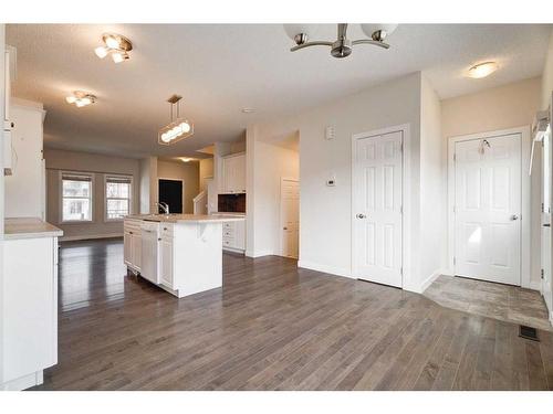 174 Clydesdale Way, Cochrane, AB - Indoor Photo Showing Kitchen