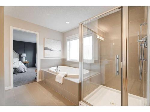 17 Riviera Place, Cochrane, AB - Indoor Photo Showing Bathroom