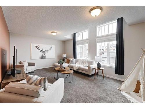 17 Riviera Place, Cochrane, AB - Indoor Photo Showing Living Room