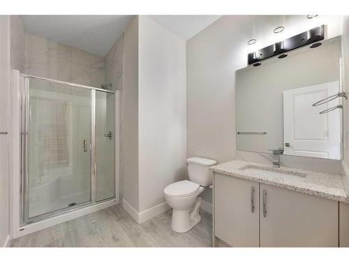 486 Clydesdale Way, Cochrane, AB - Indoor Photo Showing Bathroom