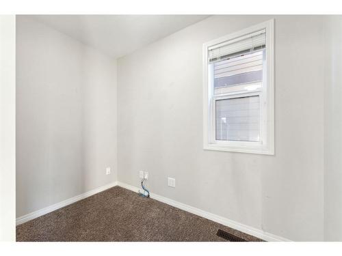 118 Marquis Common Se, Calgary, AB - Indoor Photo Showing Other Room