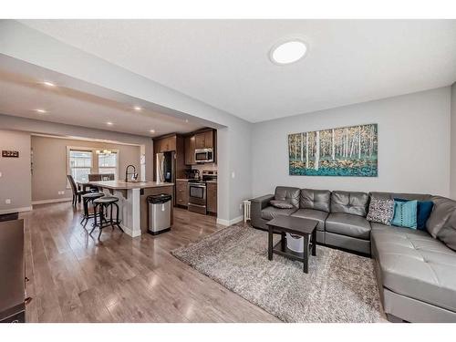 73 Fireside Bend, Cochrane, AB - Indoor Photo Showing Living Room