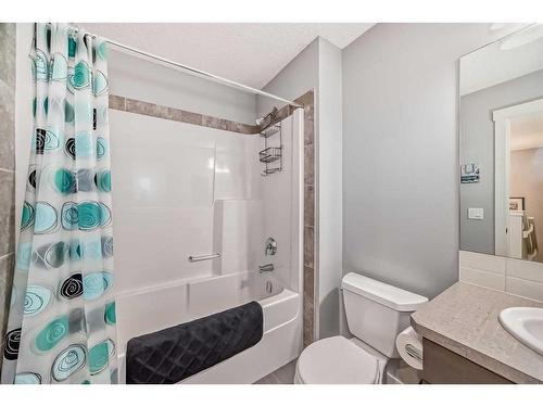 73 Fireside Bend, Cochrane, AB - Indoor Photo Showing Bathroom