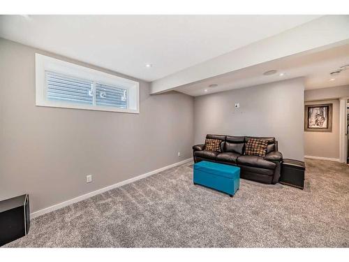 73 Fireside Bend, Cochrane, AB - Indoor Photo Showing Other Room