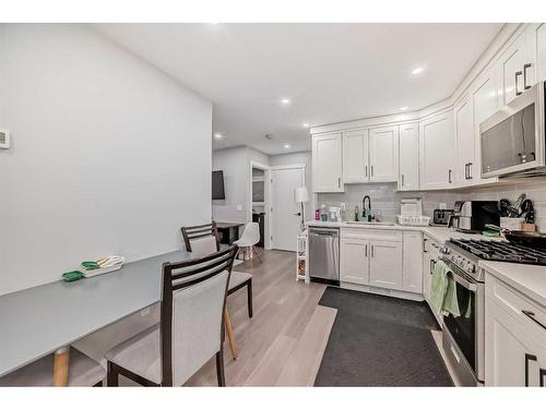 73 Fireside Bend, Cochrane, AB - Indoor Photo Showing Kitchen