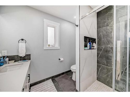 73 Fireside Bend, Cochrane, AB - Indoor Photo Showing Bathroom