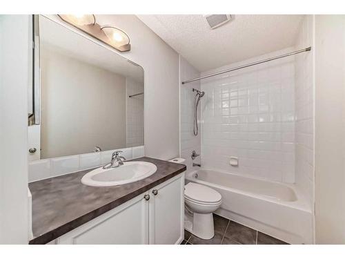 135 Cougarstone Square Sw, Calgary, AB - Indoor Photo Showing Bathroom