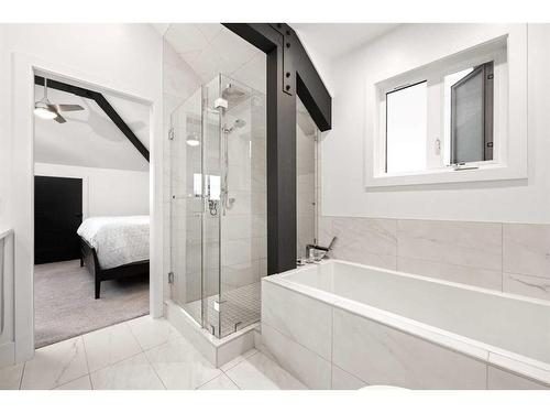 10-314 25 Avenue Sw, Calgary, AB - Indoor Photo Showing Bathroom