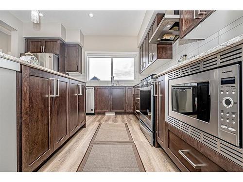 90 Corner Ridge Mews Ne, Calgary, AB - Indoor Photo Showing Kitchen