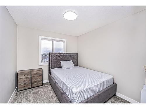 90 Corner Ridge Mews Ne, Calgary, AB - Indoor Photo Showing Bedroom