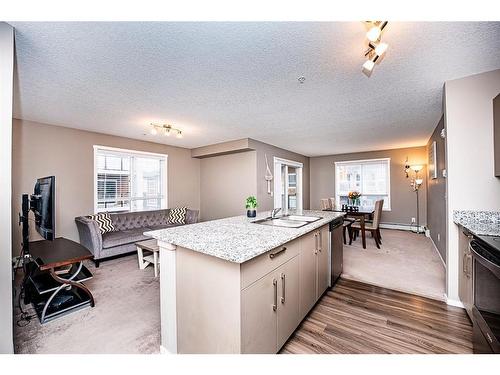 2420-4641 128 Avenue Ne, Calgary, AB - Indoor Photo Showing Kitchen