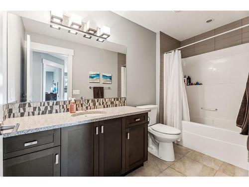 303 Tusslewood Terrace Nw, Calgary, AB - Indoor Photo Showing Bathroom