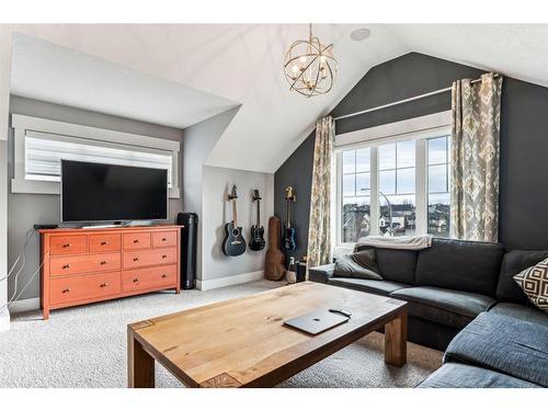 303 Tusslewood Terrace Nw, Calgary, AB - Indoor Photo Showing Living Room