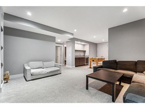 303 Tusslewood Terrace Nw, Calgary, AB - Indoor Photo Showing Living Room