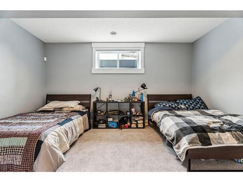 303 Tusslewood Terrace Nw, Calgary, AB - Indoor Photo Showing Bedroom