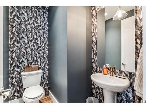 303 Tusslewood Terrace Nw, Calgary, AB - Indoor Photo Showing Bathroom