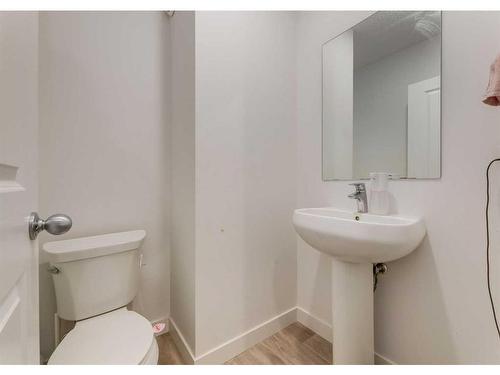 92 Carringvue Way Nw, Calgary, AB - Indoor Photo Showing Bathroom