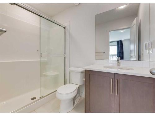 92 Carringvue Way Nw, Calgary, AB - Indoor Photo Showing Bathroom