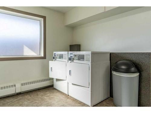 305-3727 42 Street Nw, Calgary, AB - Indoor Photo Showing Laundry Room