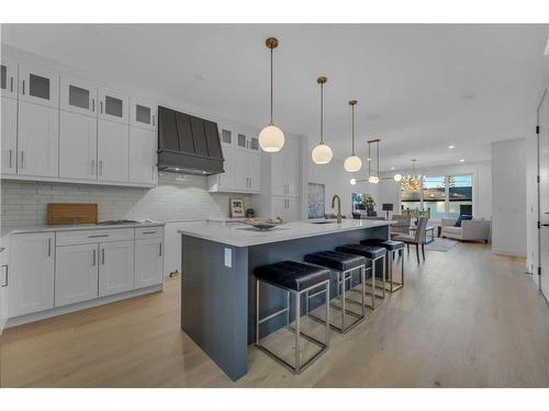 908 39 Street Sw, Calgary, AB - Indoor Photo Showing Kitchen With Upgraded Kitchen