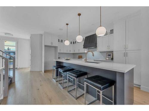 908 39 Street Sw, Calgary, AB - Indoor Photo Showing Kitchen With Upgraded Kitchen