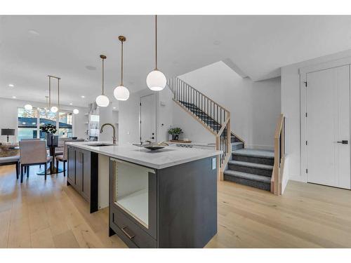 908 39 Street Sw, Calgary, AB - Indoor Photo Showing Kitchen With Upgraded Kitchen