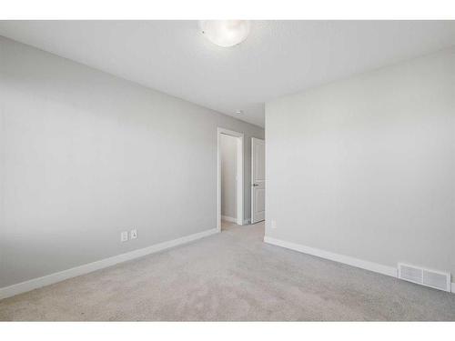 19623 42 Street Se, Calgary, AB - Indoor Photo Showing Other Room