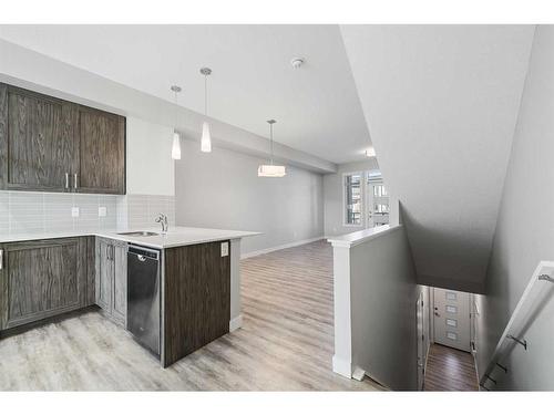 19623 42 Street Se, Calgary, AB - Indoor Photo Showing Kitchen