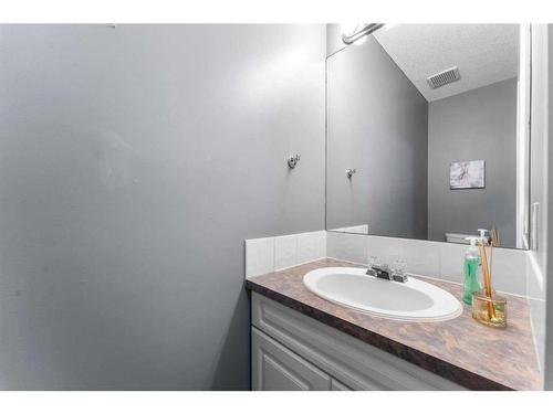 52 Shawbrooke Manor Sw, Calgary, AB - Indoor Photo Showing Bathroom