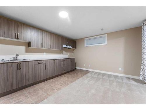 52 Shawbrooke Manor Sw, Calgary, AB - Indoor Photo Showing Kitchen