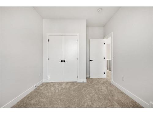 226 33 Avenue Ne, Calgary, AB - Indoor Photo Showing Other Room