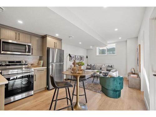 226 33 Avenue Ne, Calgary, AB - Indoor Photo Showing Kitchen With Stainless Steel Kitchen