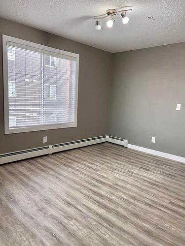 1416-4641 128 Avenue Ne, Calgary, AB - Indoor Photo Showing Other Room