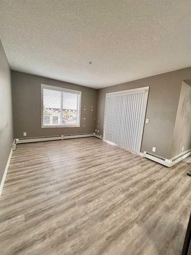 1416-4641 128 Avenue Ne, Calgary, AB - Indoor Photo Showing Other Room