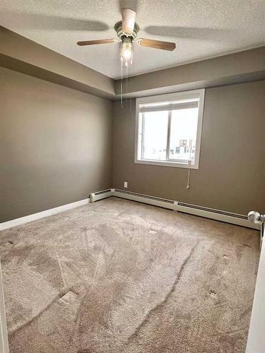 1416-4641 128 Avenue Ne, Calgary, AB - Indoor Photo Showing Other Room