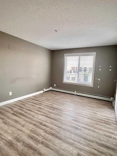 1416-4641 128 Avenue Ne, Calgary, AB - Indoor Photo Showing Other Room