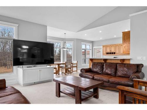 81072 378 Avenue East, Rural Foothills County, AB - Indoor Photo Showing Living Room