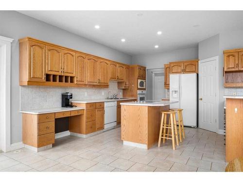 81072 378 Avenue East, Rural Foothills County, AB - Indoor Photo Showing Kitchen