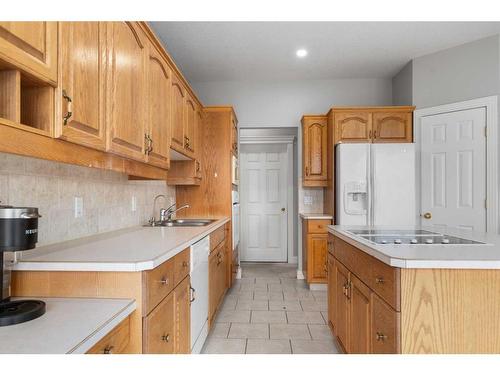 81072 378 Avenue East, Rural Foothills County, AB - Indoor Photo Showing Kitchen