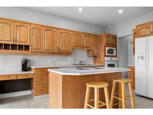 81072 378 Avenue East, Rural Foothills County, AB - Indoor Photo Showing Kitchen