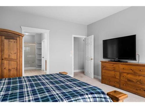 81072 378 Avenue East, Rural Foothills County, AB - Indoor Photo Showing Bedroom