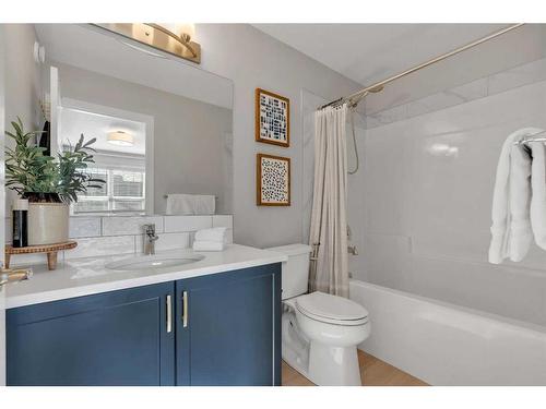 74 Magnolia Square Se, Calgary, AB - Indoor Photo Showing Bathroom