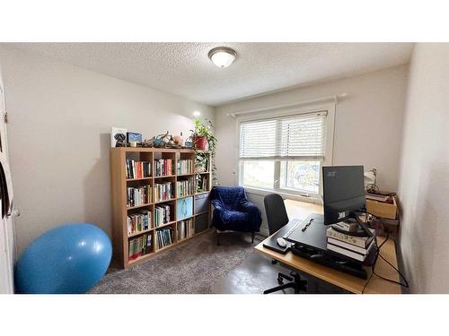 202 2Nd Ave Ne, Sundre, AB - Indoor Photo Showing Office