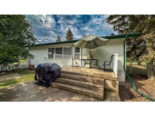 202 2Nd Ave Ne, Sundre, AB - Outdoor With Deck Patio Veranda