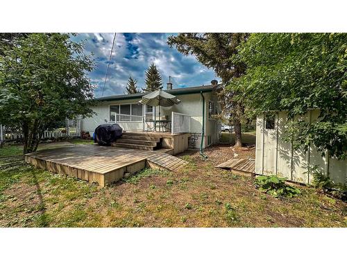 202 2Nd Ave Ne, Sundre, AB - Outdoor With Deck Patio Veranda