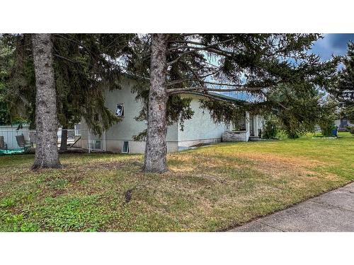 202 2Nd Ave Ne, Sundre, AB - Outdoor